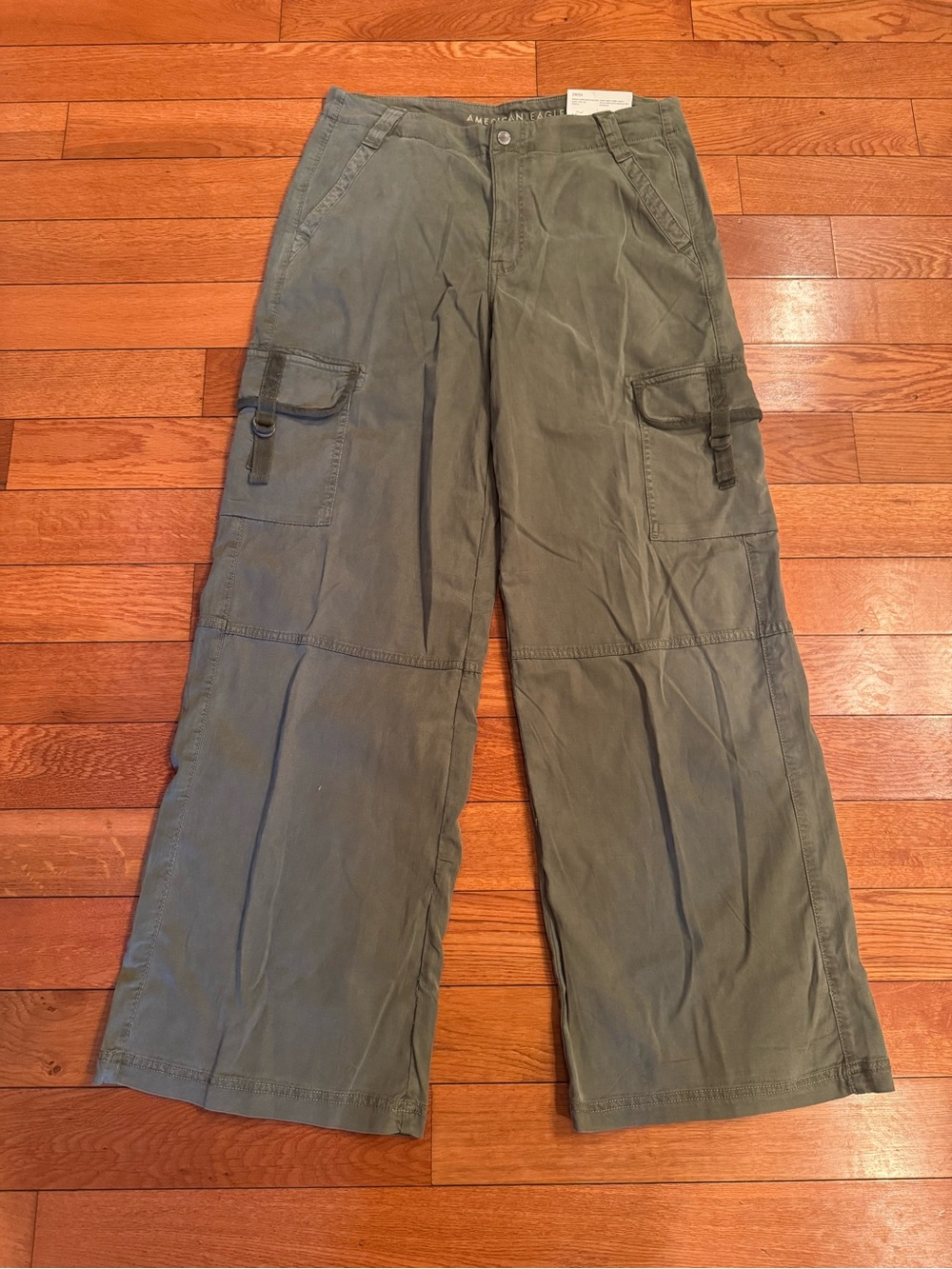 NWT American Eagle Dreamy Drape Cargo Pants Super High Rise Baggy Wide Leg NWT - Picture 2 of 6